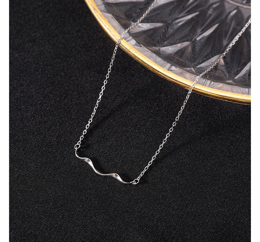 Wavy Sterling Choker Pendant Silver