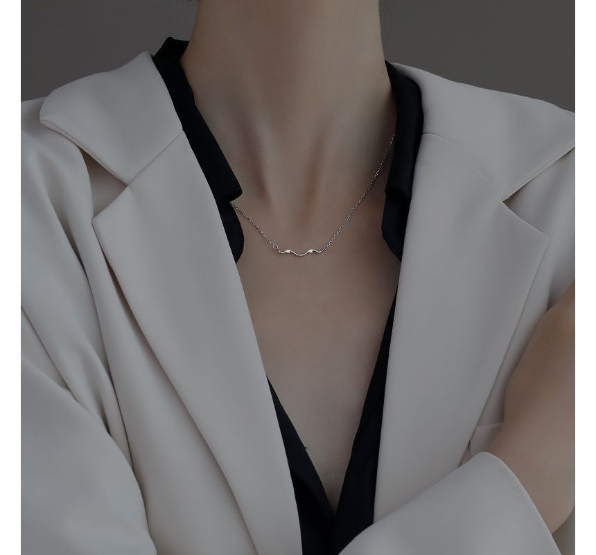Wavy Sterling Choker Pendant Silver