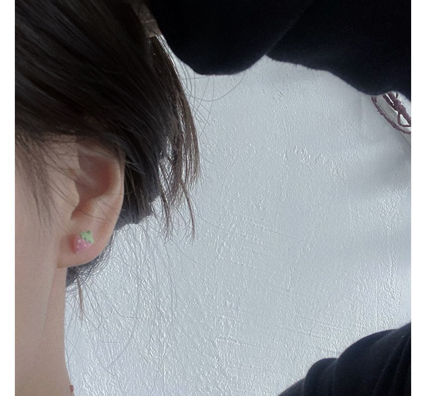 Ear Stud Strawberry