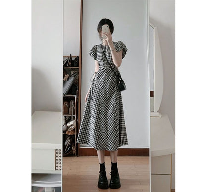 Short-Sleeve Crew Neck Plaid Midi A-Line Dress