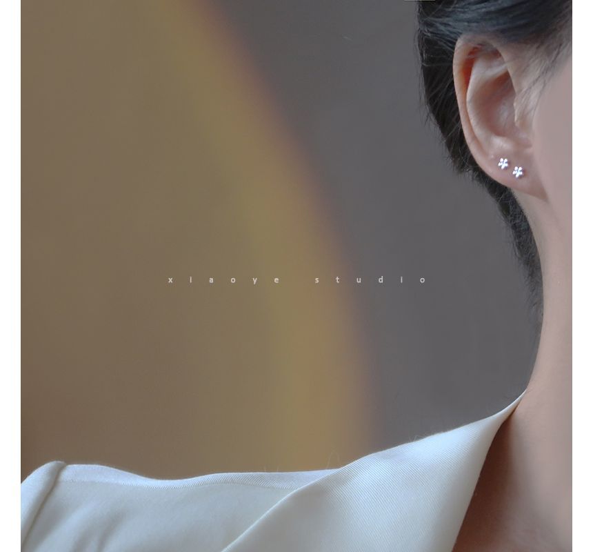 Earring Silver Floral Stud