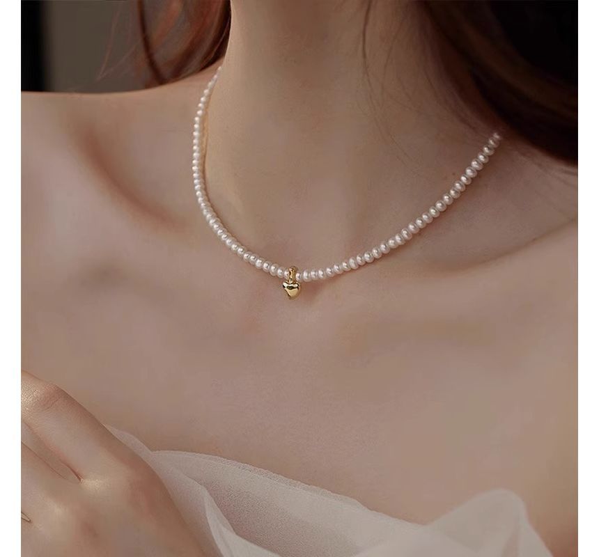 Heart Faux Pendant Choker Pearl