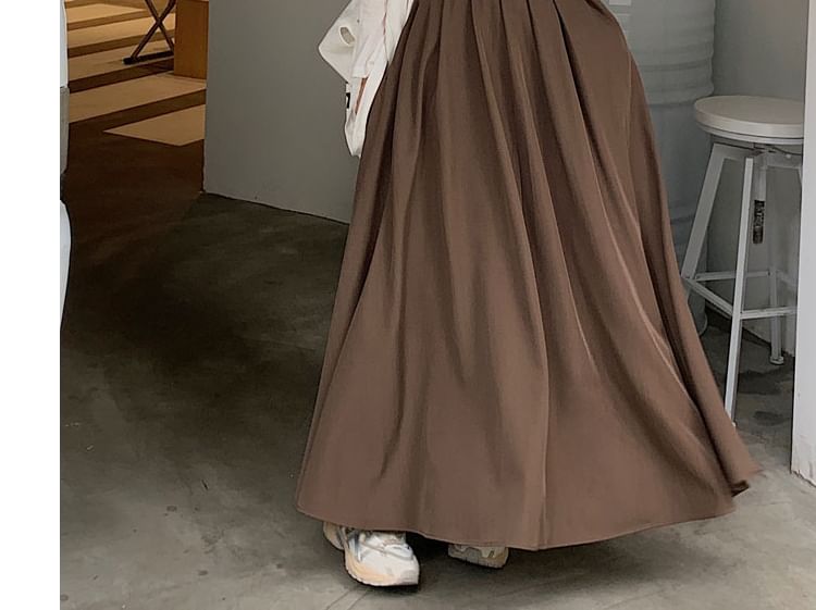Pleated Maxi Skirt with High-Rise Waist and Plain Design