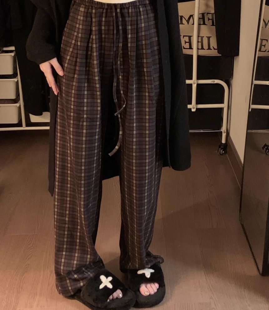 Solid Front-Open Cardigan & High-Waist Checkered Trousers