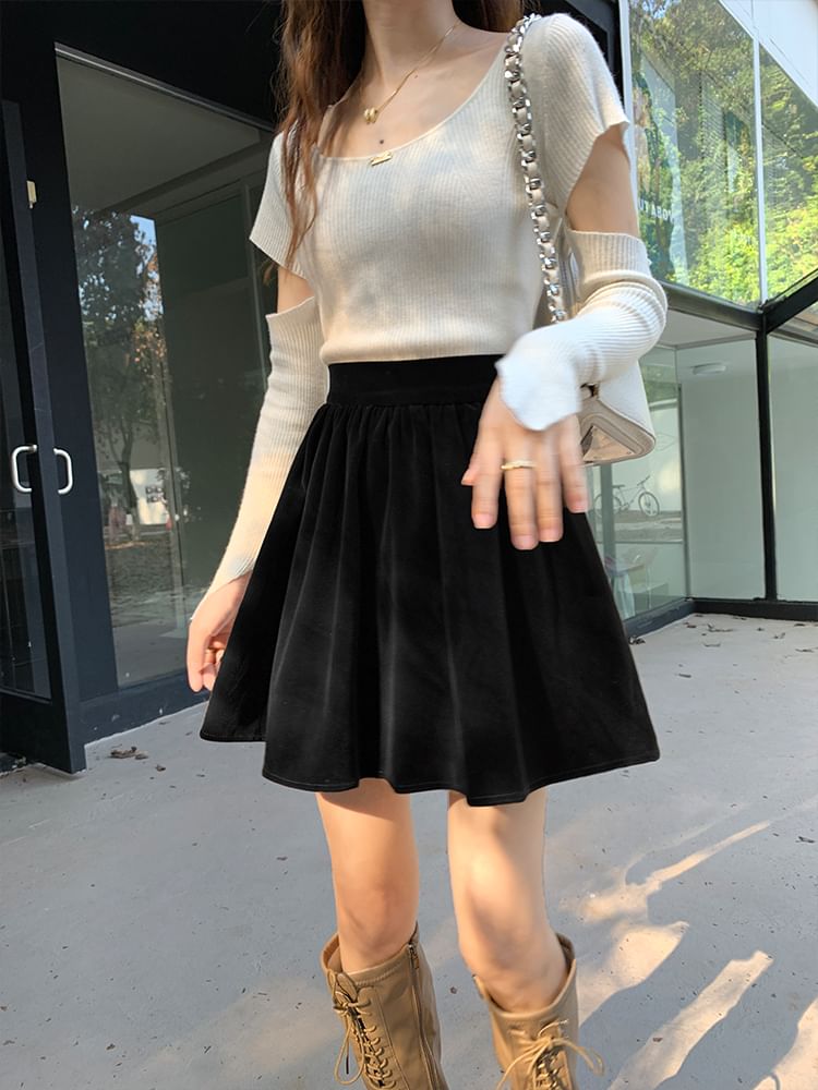 High-Waist Velvet Mini A-Line Skirt with Sleek Silhouette
