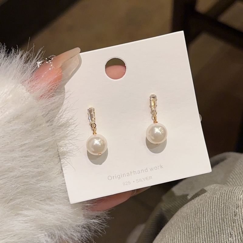 / Clip-On Earring Pearl Faux Drop