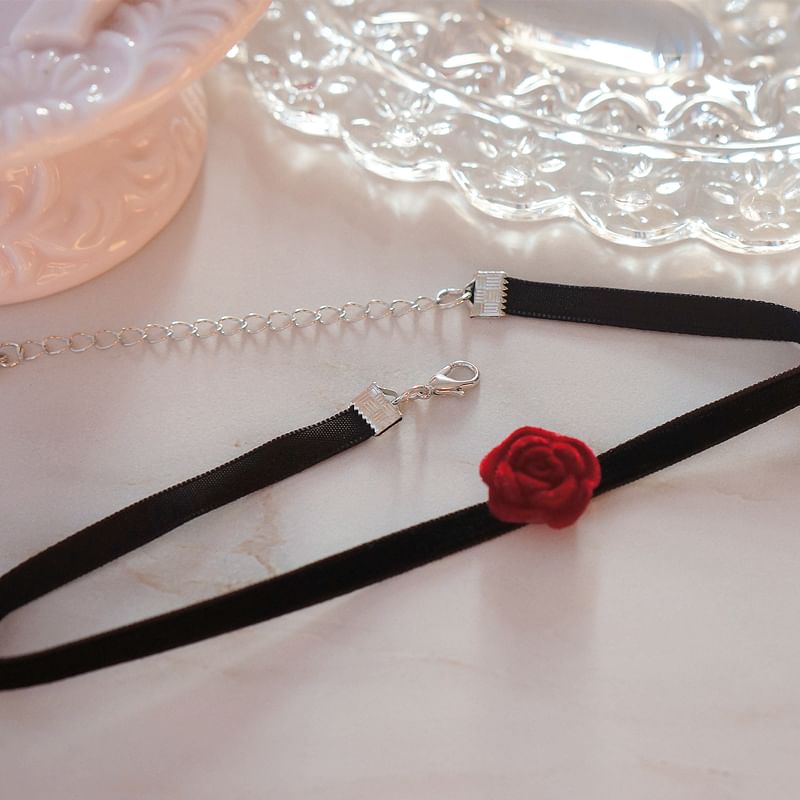 Rose Choker