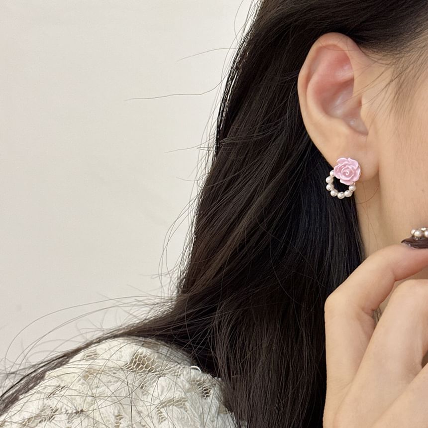 Faux Pearl Floral Alloy Stud Earring