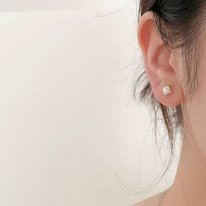 Faux Pearl Stud Ear