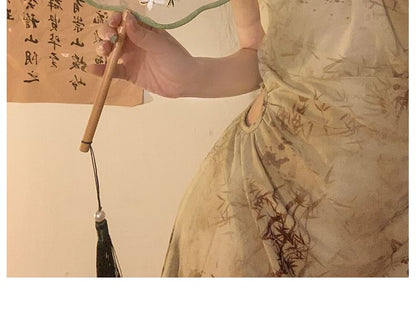 Hand Fan Embroidered Tassel Print /