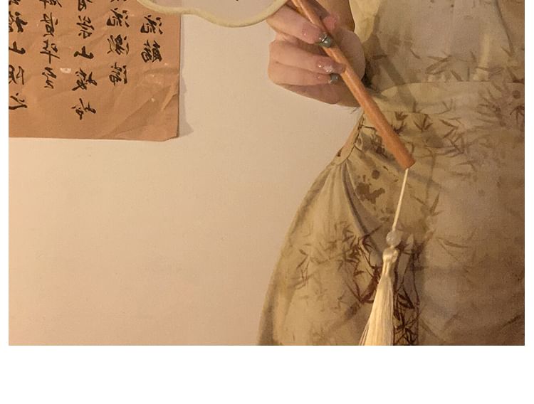 Hand Fan Embroidered Tassel Print /