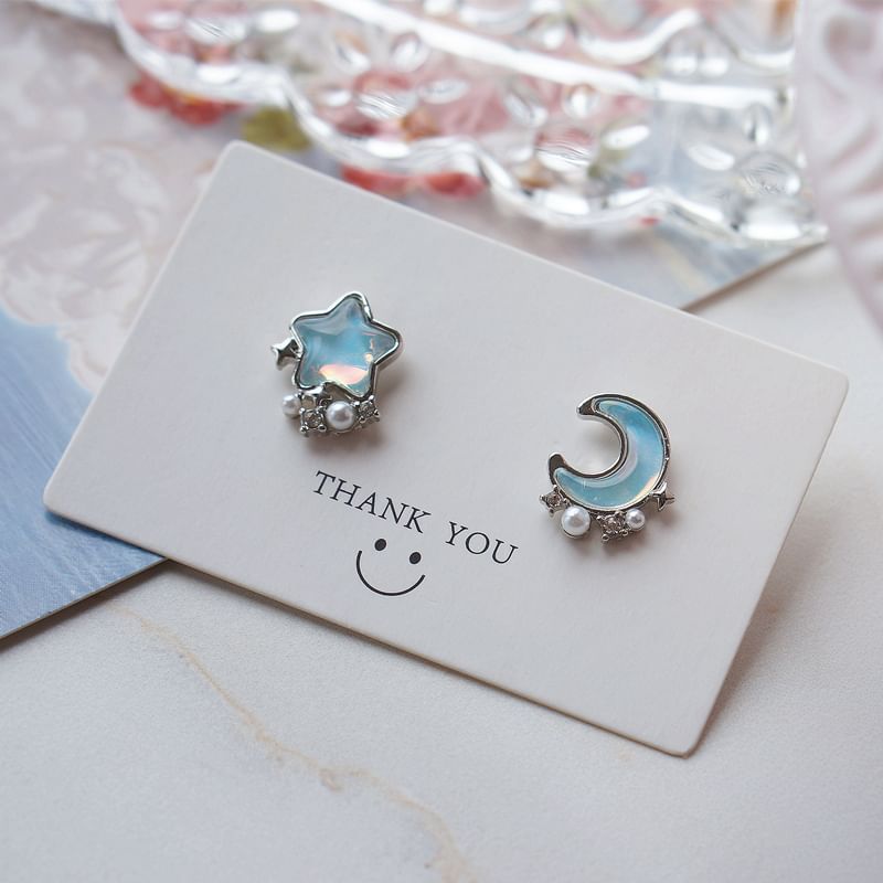 Alloy Star Asymmetrical Stud Moon Earring