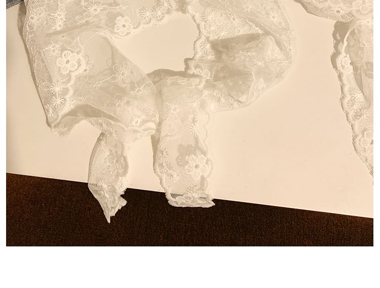 Lace Headkerchief Bow