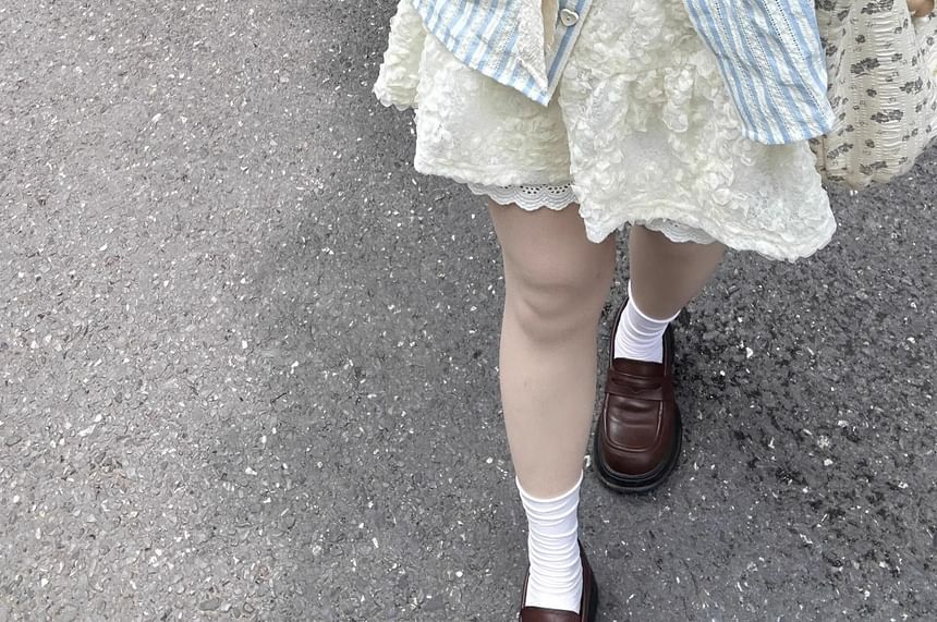 Short-Sleeve Striped Shirt / High Rise Lace Mini A-Line Skirt