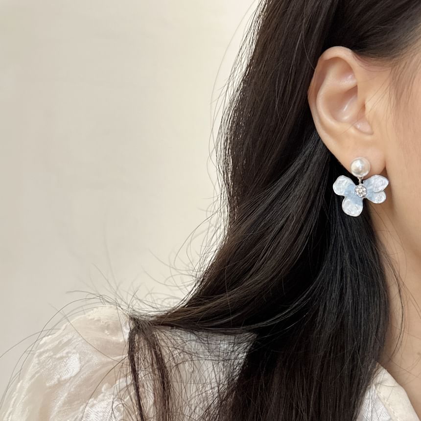 Pearl Crystal Drop / Faux Butterfly Alloy Earring Floral