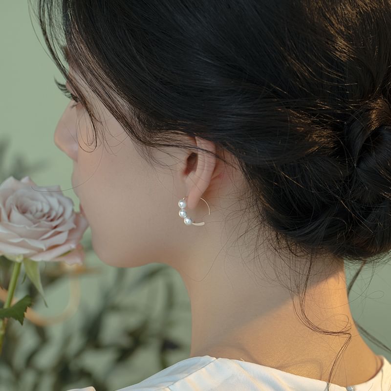 Pearl Drop Faux Earring