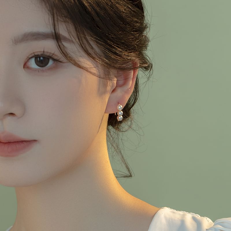 Pearl Drop Faux Earring