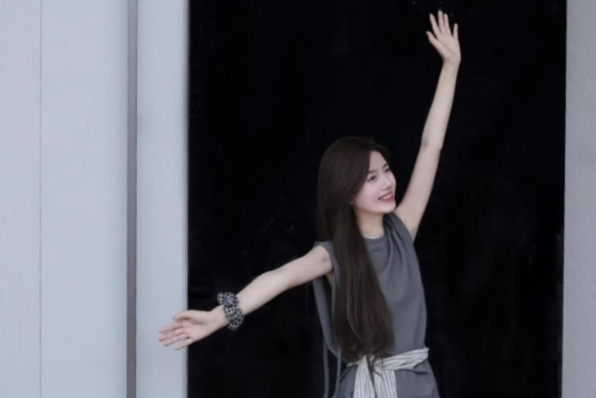 Cap-Sleeve Crew Neck Plain Tee / High Waist Tie Dye Maxi A-Line Skirt / Belt / Set