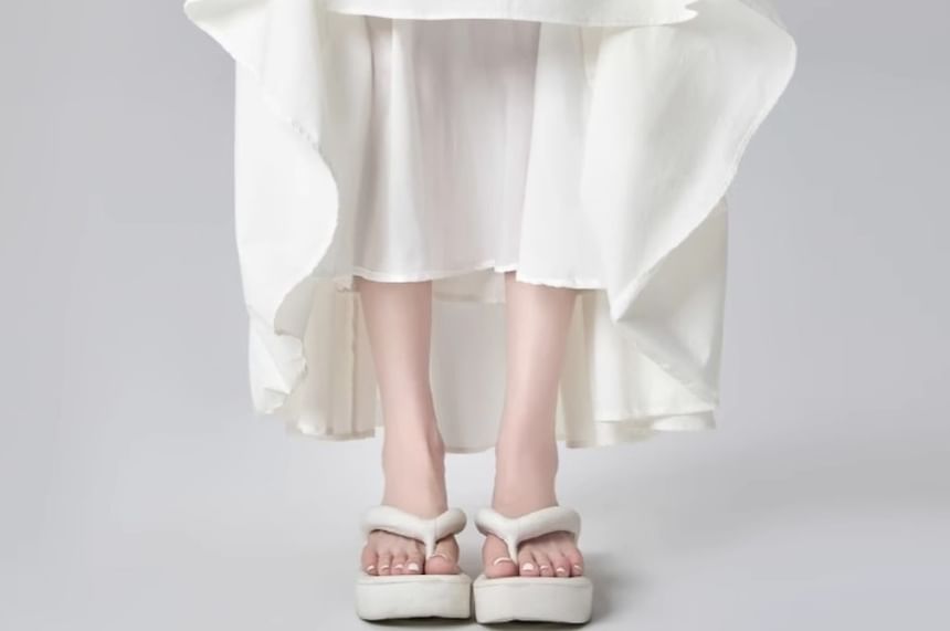Plain Mid-Rise A-Line Midi Skirt