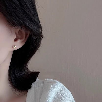 Rhinestone Ear Heart Stud