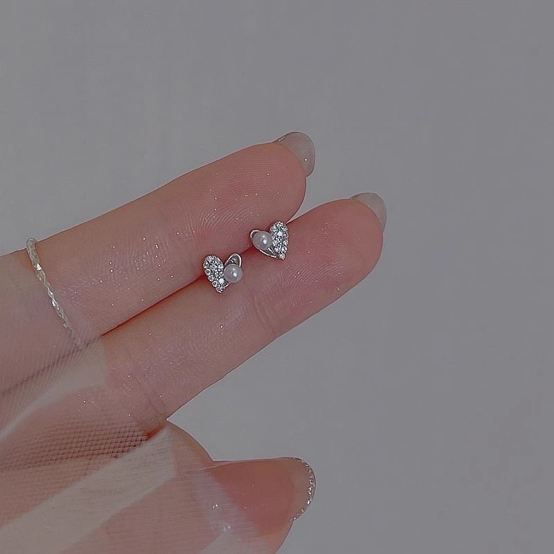 Rhinestone Ear Heart Stud