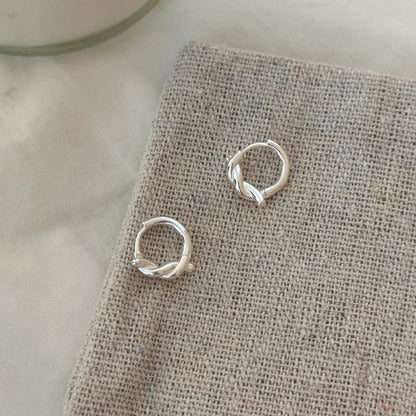 Huggie Twisted Earring