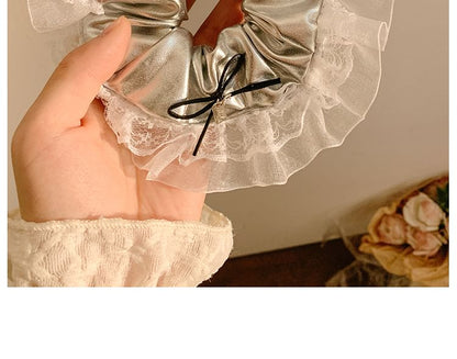 Scrunchie Ruffle Trim