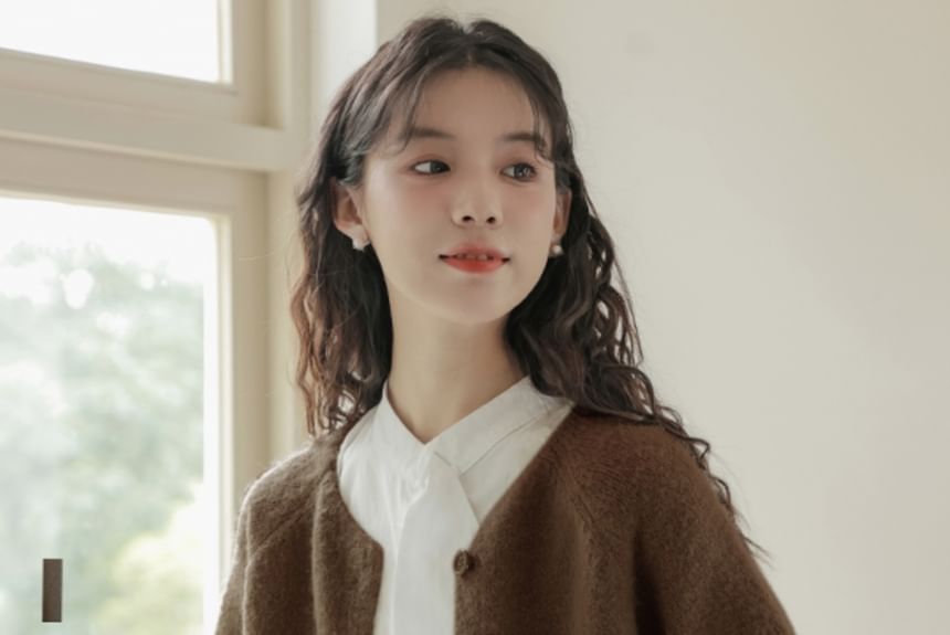 Crew Neck Button-Up Crop Cardigan