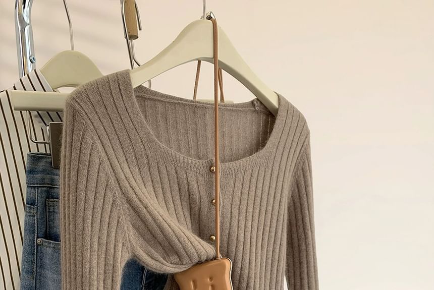 Scoop Neck Ribbed Button-Up Crop Cardigan
