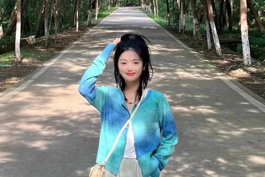 Gradient Round Neck Cardigan