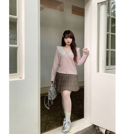Two Tone Button-Up Cardigan with Lace Collar