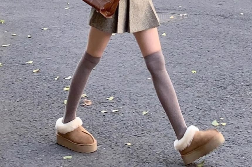 Long-Sleeve Striped Button-Up Shirt / Crew Neck Tweed Crop Vest / High Waist Pleated Mini A-Line Skirt / Set