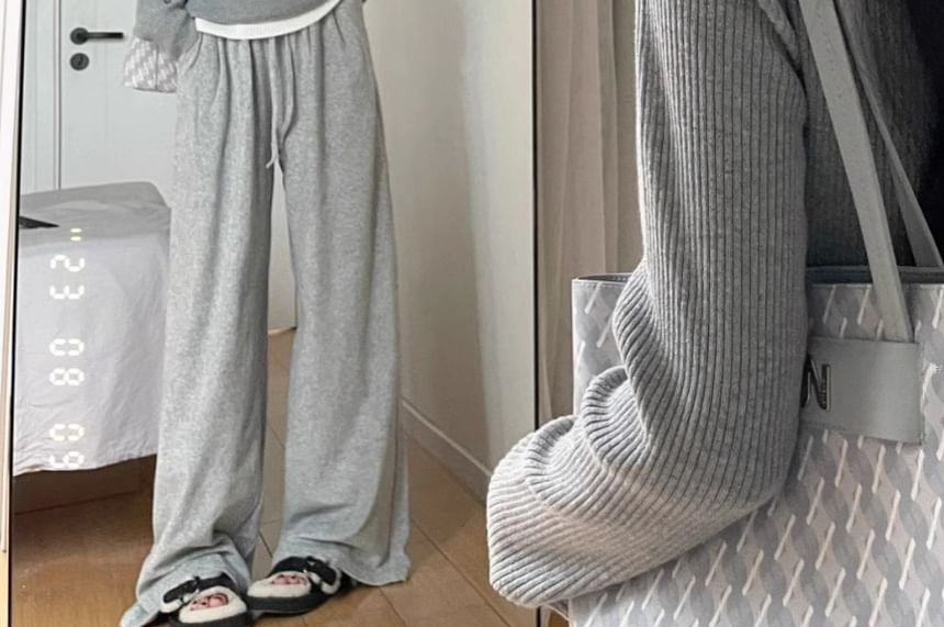 Long-Sleeve V-Neck Mock Two-Piece Two Tone Knit Top / Drawstring Waist Plain Wide Leg Sweatpants / Set