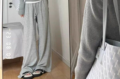 Long-Sleeve V-Neck Mock Two-Piece Two Tone Knit Top / Drawstring Waist Plain Wide Leg Sweatpants / Set