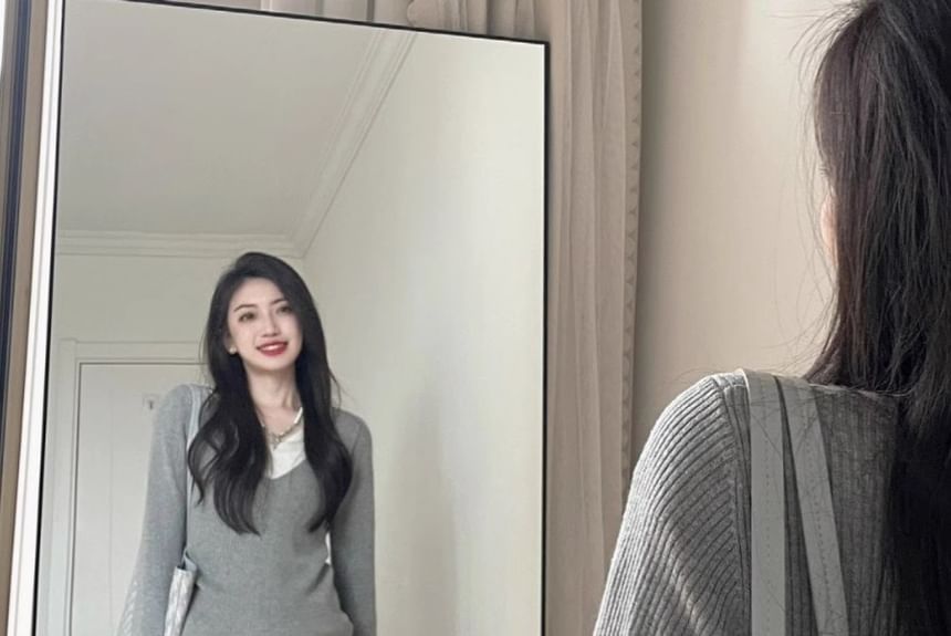 Long-Sleeve V-Neck Mock Two-Piece Two Tone Knit Top / Drawstring Waist Plain Wide Leg Sweatpants / Set