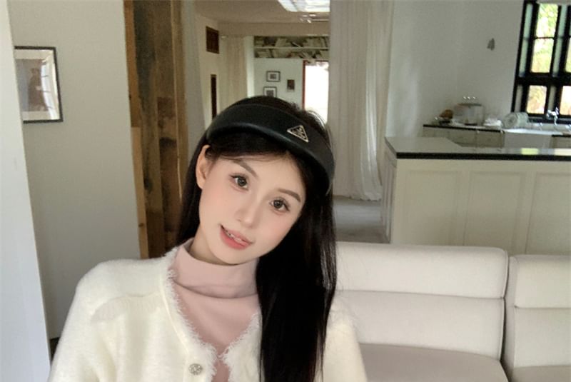 Round Neck Fray Cardigan