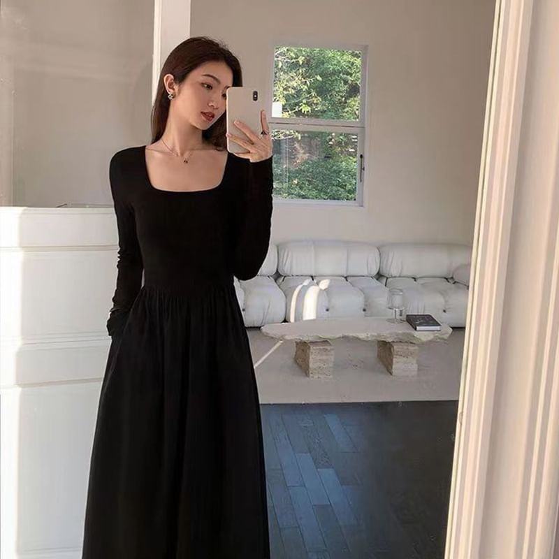 Scoop Neck Long-Sleeve Plain A-Line Maxi Dress