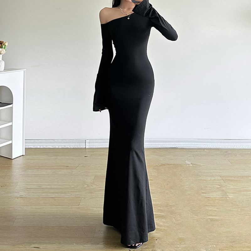 Off-Shoulder Long-Sleeve Mermaid Maxi Dress