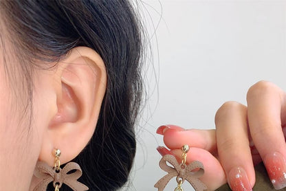 Drop Clip-On Pearl Faux / Earring Bow Pom