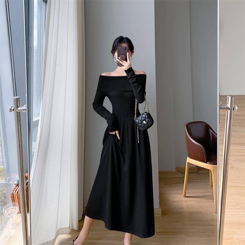 Off-Shoulder Knit Pleated Long-Sleeve A-Line Maxi Gown