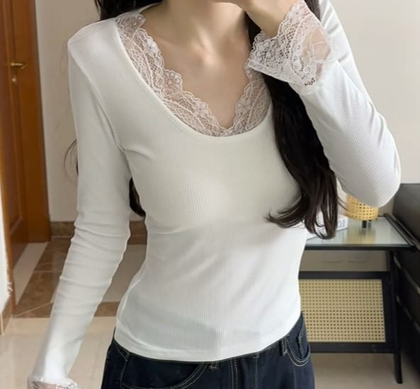 V-Neck Lace-Trimmed Simple Knit Tee