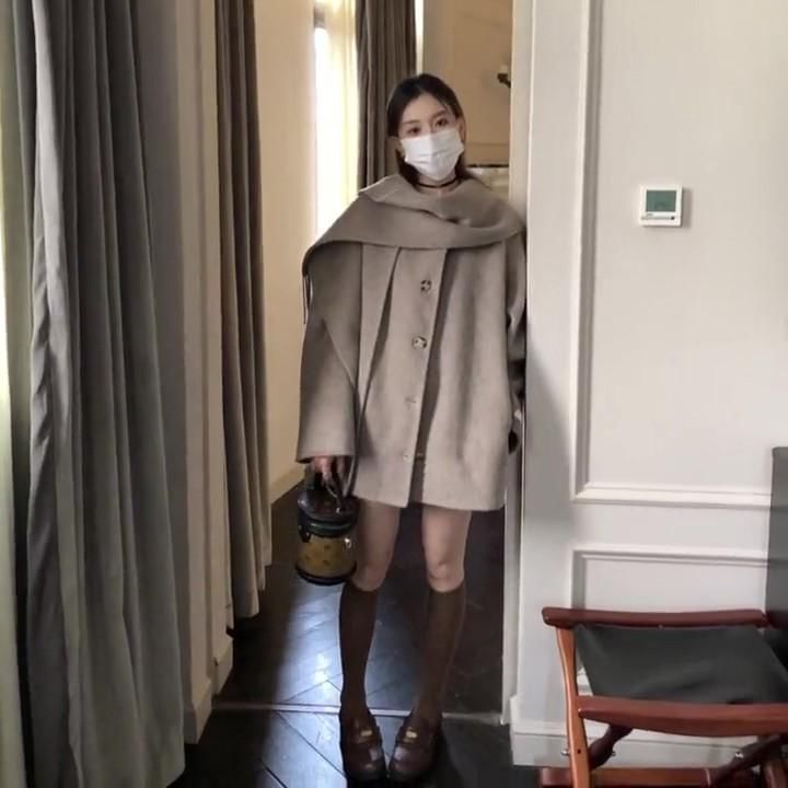 Round Neck Plain Single Breasted Coat