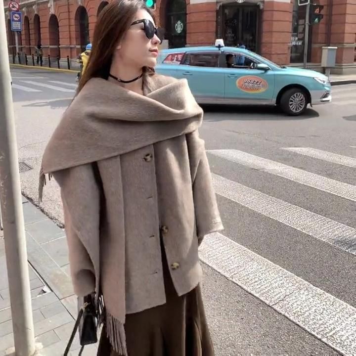 Round Neck Plain Single Breasted Coat