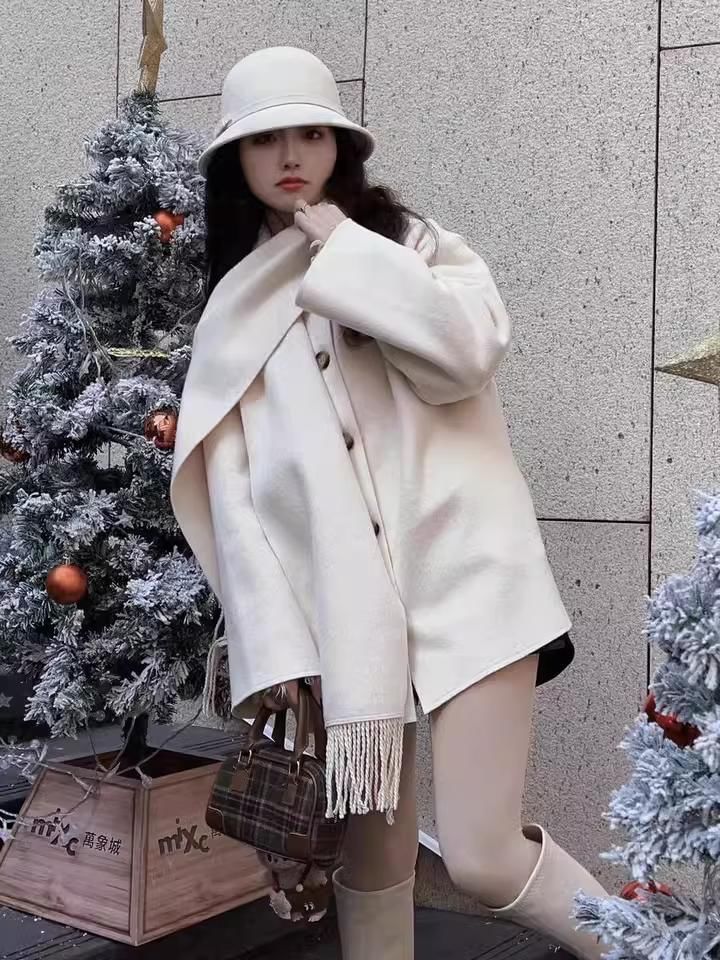 Round Neck Plain Single Breasted Coat