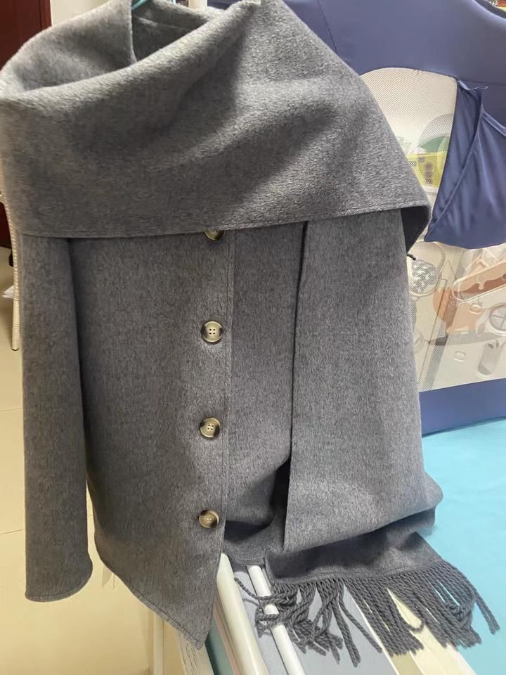 Round Neck Plain Single Breasted Coat