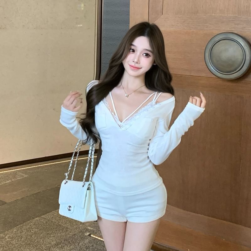 V-Neck Lace Cami with Long-Sleeve Plain Tee