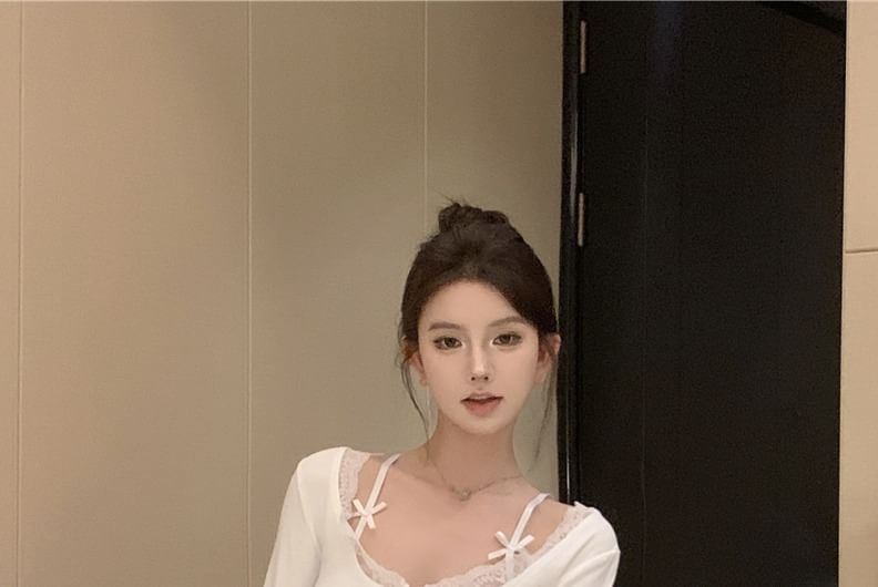 Mock Two-Piece Lace Trim Long-Sleeve Top