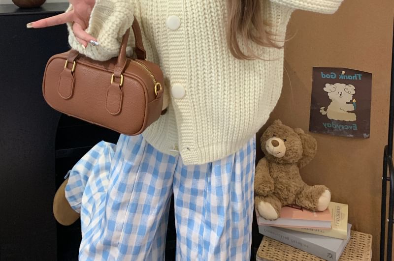Chunky Knit Button-Up Crop Crew Neck Cardigan