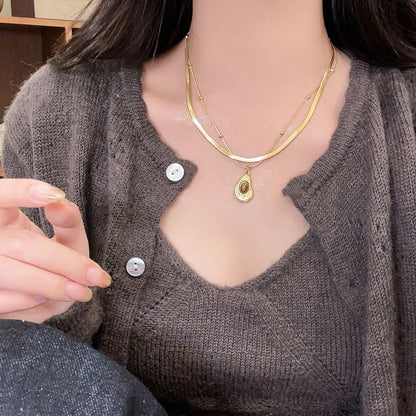 Pendant / Stone Set Necklace Snakebone