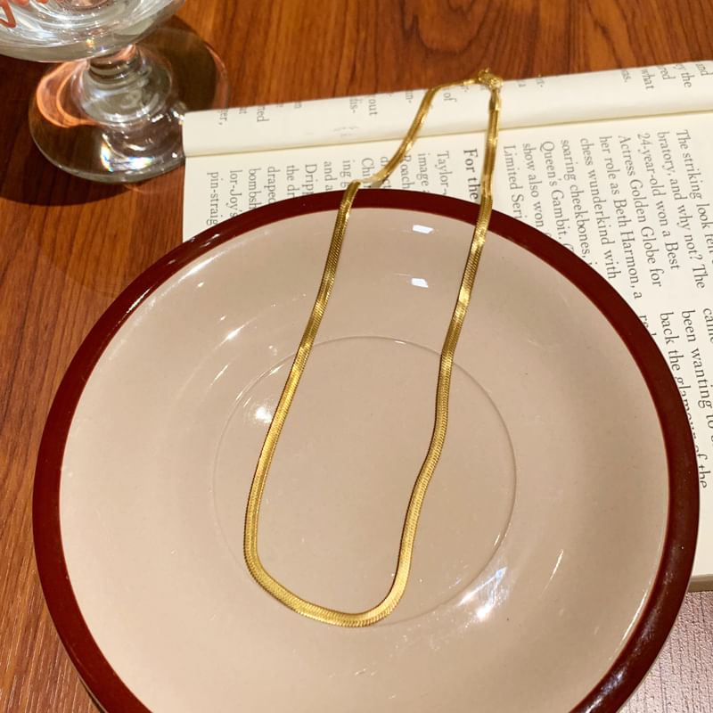 Pendant / Stone Set Necklace Snakebone